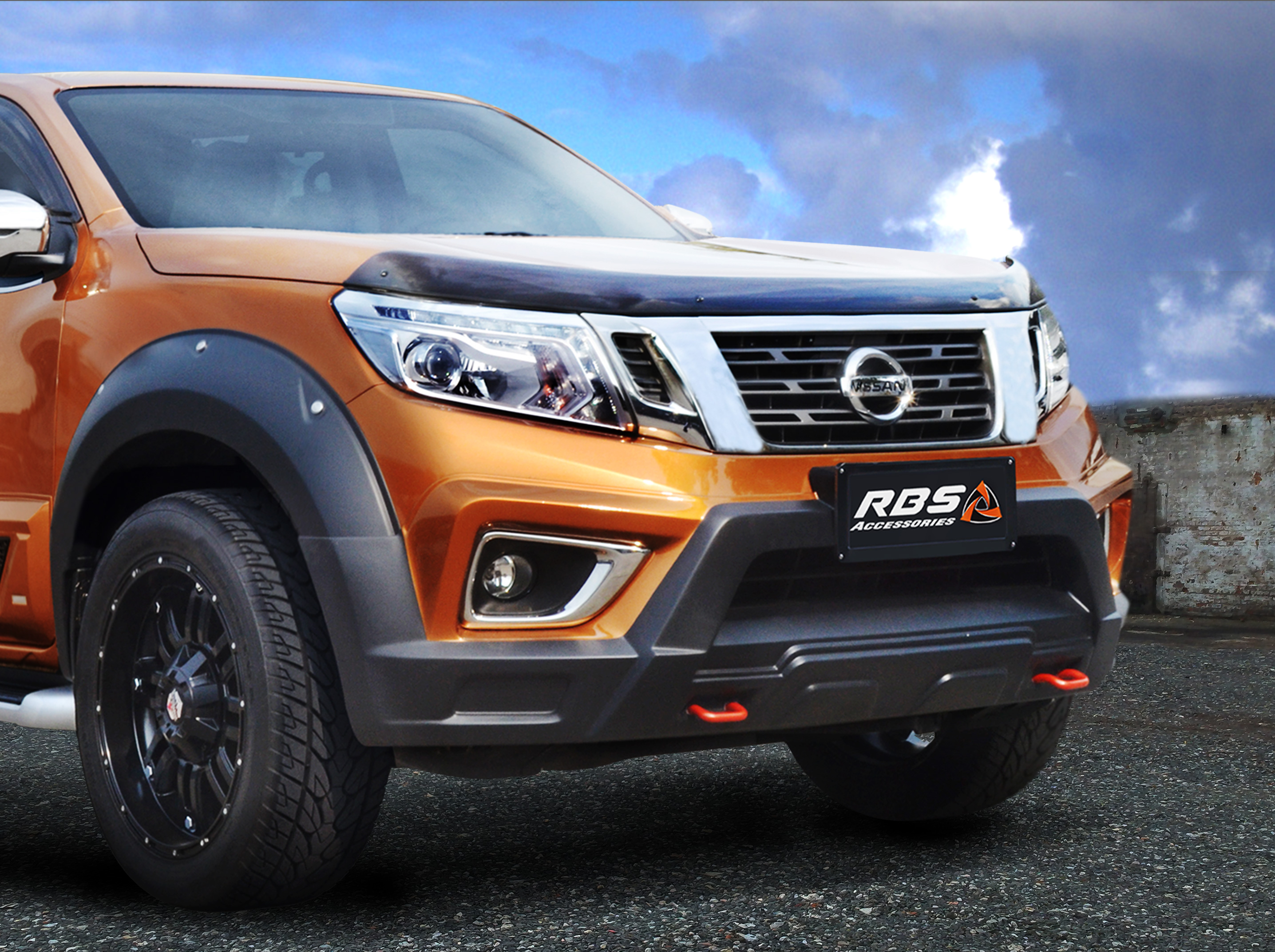 Ốp cản trước Nissan Navara
